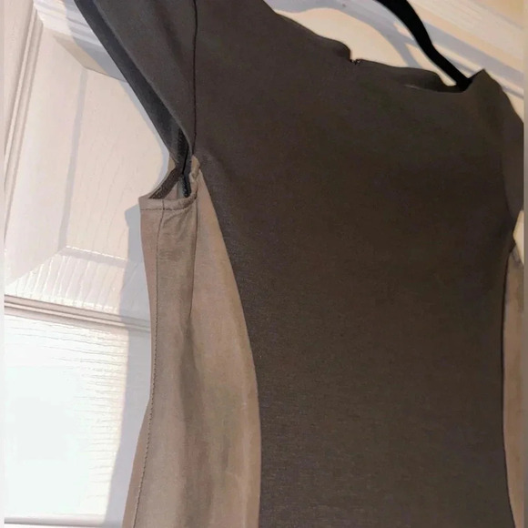 ALICE + OLIVIA Leather Silk Spliced Cap Sleeve Mini sheath Dress​ - Picture 4 of 5